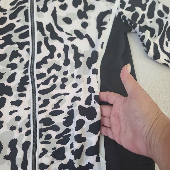 Tail Athleisure women's long sleeve full zipper leopard print Sz small Mob wife - Picture 7 of 13
